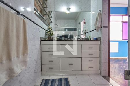 Apartamento à venda com 174m², 3 quartos e 1 vaga Apartamento à venda com 174m², 3 quartos e 1 vagaBanheiro Suite