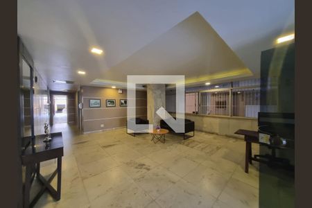 Apartamento à venda com 174m², 3 quartos e 1 vaga Apartamento à venda com 174m², 3 quartos e 1 vagaHall