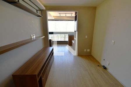 Sala de apartamento para alugar com 3 quartos, 83m² em Vila Iza, Campinas