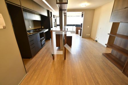 Sala de apartamento à venda com 3 quartos, 83m² em Vila Iza, Campinas