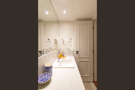 Detalhe do banheiro da suíte  de apartamento à venda com 1 quarto, 49m² em Ipanema, Rio de Janeiro