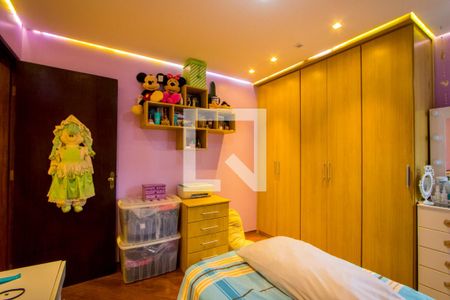 Quarto 2 de casa à venda com 3 quartos, 170m² em Vila Gilda, Santo André