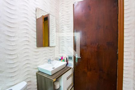 Casa à venda com 170m², 3 quartos e 2 vagasBanheiro social