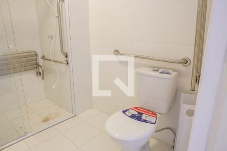 Banheiro de kitnet/studio para alugar com 1 quarto, 34m² em Barra Funda, São Paulo
