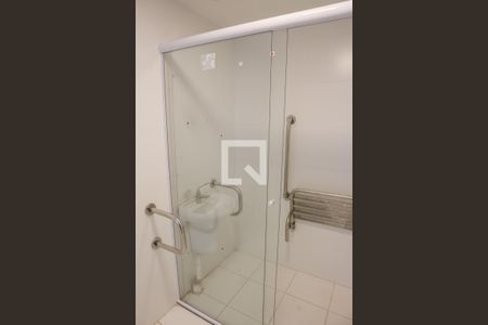 Banheiro de kitnet/studio para alugar com 1 quarto, 34m² em Barra Funda, São Paulo