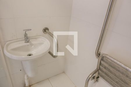 Banheiro de kitnet/studio para alugar com 1 quarto, 34m² em Barra Funda, São Paulo
