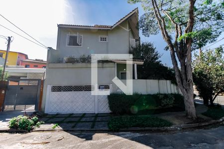 Casa à venda com 178m², 3 quartos e 3 vagasFachada casa