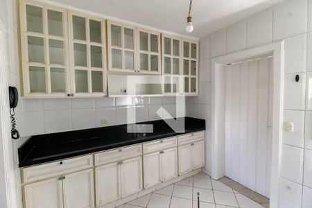 Casa à venda com 178m², 3 quartos e 3 vagasCozinha - Armários
