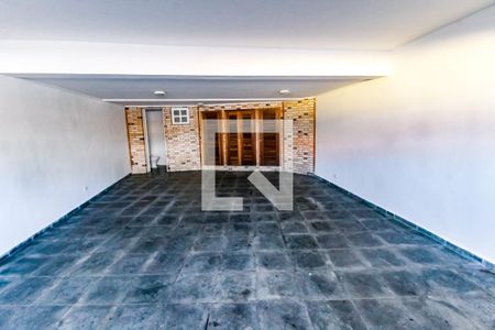 Casa à venda com 178m², 3 quartos e 3 vagasGaragem