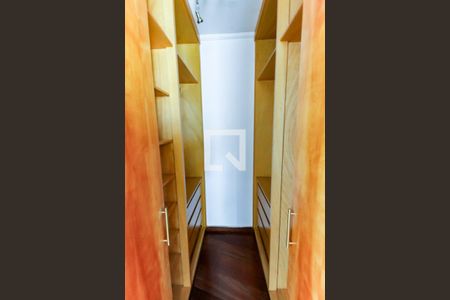 Casa à venda com 178m², 3 quartos e 3 vagasCloset da suíte