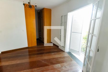 Casa à venda com 178m², 3 quartos e 3 vagasSuíte