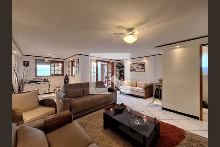 Sala piso superior de apartamento para alugar com 2 quartos, 190m² em Santa Terezinha, São Paulo