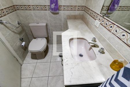 Apartamento à venda com 163m², 3 quartos e 3 vagasBanheiro da Suíte 1