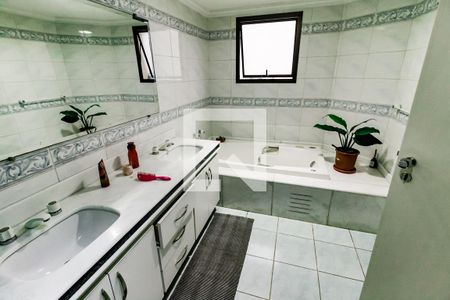 Apartamento à venda com 163m², 3 quartos e 3 vagasBanheiro da Suíte 2