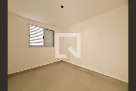 Quarto de apartamento à venda com 2 quartos, 65m² em Ipiranga, Belo Horizonte