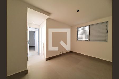 Quarto  de apartamento à venda com 2 quartos, 67m² em Ipiranga, Belo Horizonte