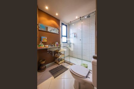 Suíte - Banheiro de apartamento à venda com 2 quartos, 70m² em Cerqueira César, São Paulo
