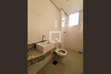 Banheiro de apartamento à venda com 2 quartos, 65m² em Ipiranga, Belo Horizonte
