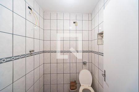 Casa para alugar com 160m², 2 quartos e 6 vagas Casa para alugar com 160m², 2 quartos e 6 vagasBanheiro de Serviço