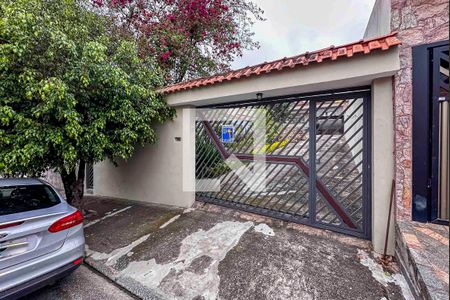 Casa para alugar com 160m², 2 quartos e 6 vagas Casa para alugar com 160m², 2 quartos e 6 vagasFachada