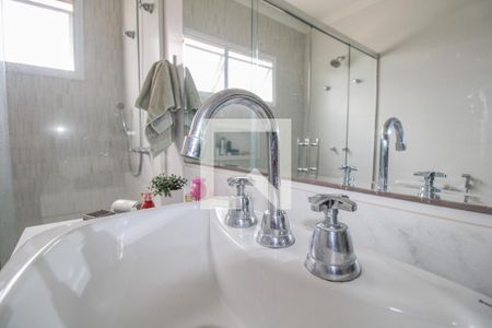 Casa à venda com 340m², 4 quartos e 4 vagas Casa à venda com 340m², 4 quartos e 4 vagasBanheiro do Quarto 3 (suíte master)