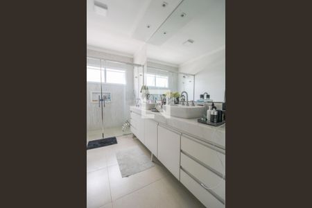 Casa à venda com 340m², 4 quartos e 4 vagas Casa à venda com 340m², 4 quartos e 4 vagasBanheiro do Quarto 3 (suíte master)