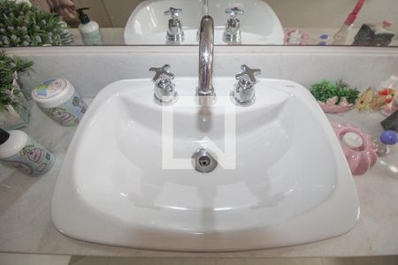 Casa à venda com 340m², 4 quartos e 4 vagas Casa à venda com 340m², 4 quartos e 4 vagasBanheiro do Quarto 4 (suíte)