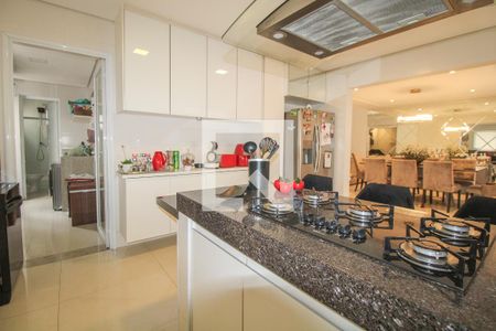 Casa à venda com 340m², 4 quartos e 4 vagas Casa à venda com 340m², 4 quartos e 4 vagasCozinha