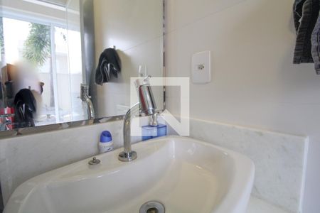 Casa à venda com 340m², 4 quartos e 4 vagas Casa à venda com 340m², 4 quartos e 4 vagasBanheiro da Piscina