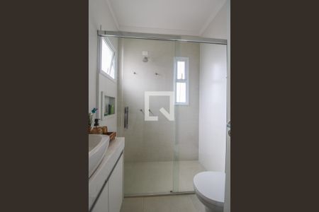 Casa à venda com 340m², 4 quartos e 4 vagas Casa à venda com 340m², 4 quartos e 4 vagasBanheiro do Quarto 1 (suíte)