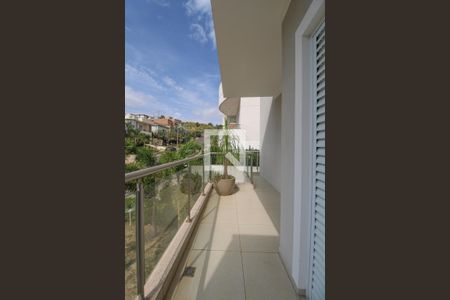 Casa à venda com 340m², 4 quartos e 4 vagas Casa à venda com 340m², 4 quartos e 4 vagasVaranda da Sala íntima e do Quarto 1 (suíte)