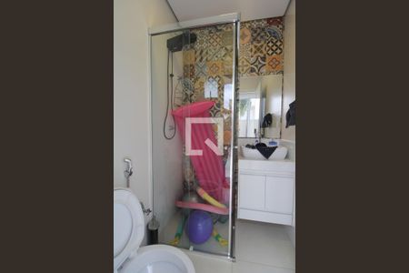 Casa à venda com 340m², 4 quartos e 4 vagas Casa à venda com 340m², 4 quartos e 4 vagasBanheiro da Piscina