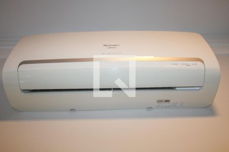 Casa à venda com 340m², 4 quartos e 4 vagas Casa à venda com 340m², 4 quartos e 4 vagasEscritório