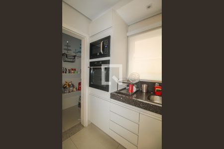 Casa à venda com 340m², 4 quartos e 4 vagas Casa à venda com 340m², 4 quartos e 4 vagasCozinha