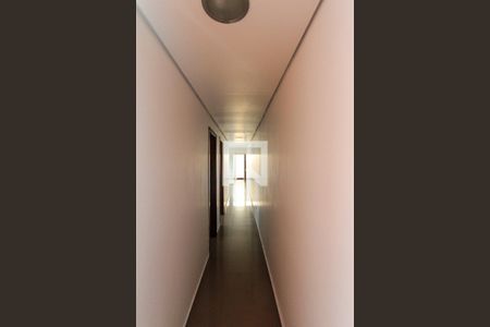 Casa à venda com 300m², 6 quartos e 5 vagasCorredor Casa 02