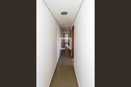 Casa à venda com 300m², 6 quartos e 5 vagasCorredor Casa 02