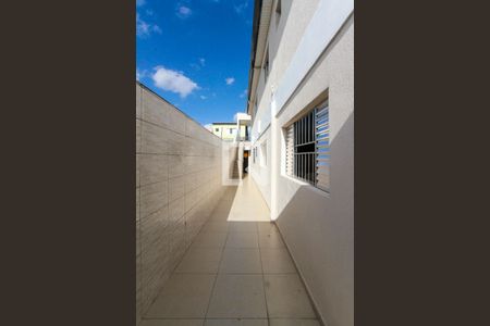 Casa à venda com 300m², 6 quartos e 5 vagasCorredor externo