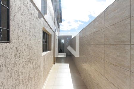 Casa à venda com 300m², 6 quartos e 5 vagasCorredor externo