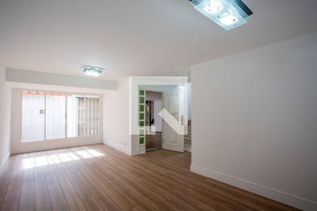 Sala de casa à venda com 3 quartos, 200m² em Jardim Aeroporto, São Paulo