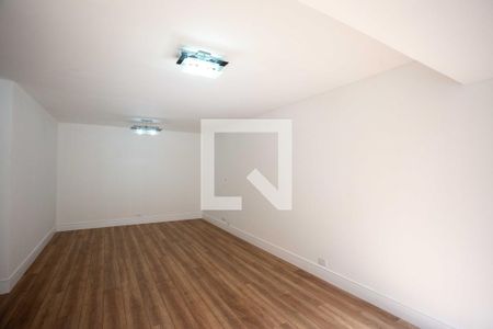 Sala de casa à venda com 3 quartos, 200m² em Jardim Aeroporto, São Paulo