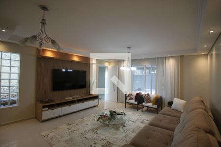 Casa à venda com 4 quartos, 180m² em Jardim Campo Grande, São Paulo