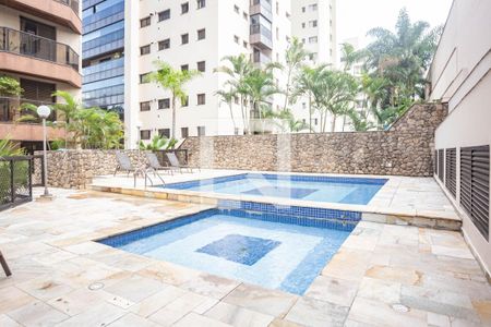 Apartamento à venda com 205m², 4 quartos e 3 vagasÁrea comum - Piscina