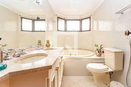 Apartamento à venda com 205m², 4 quartos e 3 vagasBanheiro da Suíte 3