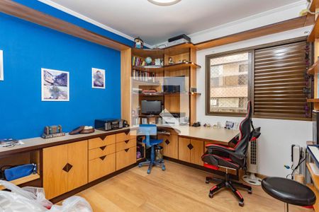 Apartamento à venda com 205m², 4 quartos e 3 vagasQuarto 