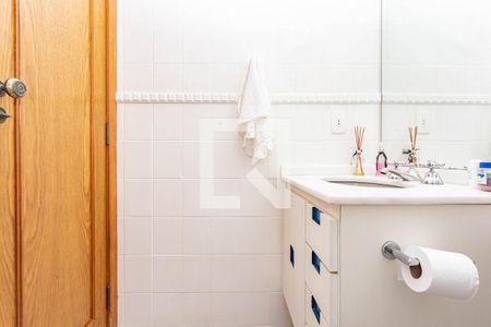 Apartamento à venda com 205m², 4 quartos e 3 vagasBanheiro da Suíte 2