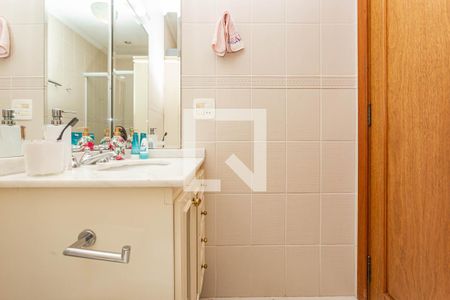 Apartamento à venda com 205m², 4 quartos e 3 vagasBanheiro da Suíte 1