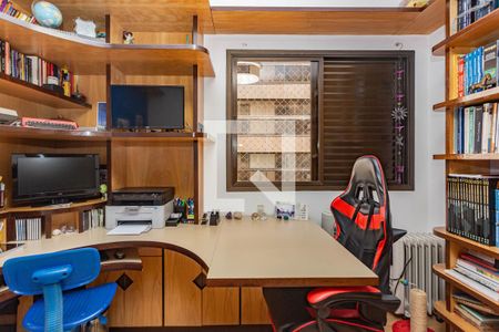 Apartamento à venda com 205m², 4 quartos e 3 vagasQuarto 