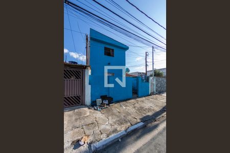 Casa à venda com 130m², 3 quartos e 3 vagas Casa à venda com 130m², 3 quartos e 3 vagasFachada