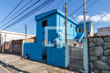Casa à venda com 130m², 3 quartos e 3 vagas Casa à venda com 130m², 3 quartos e 3 vagasFachada