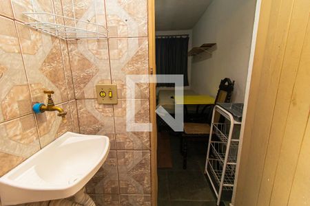 Banheiro de kitnet/studio para alugar com 1 quarto, 20m² em Liberdade, São Paulo